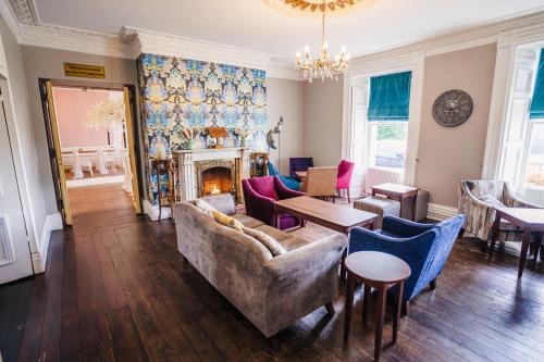 Court Colman Manor - image 2