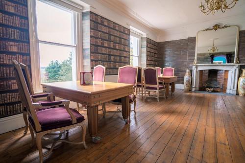 Court Colman Manor - image 12