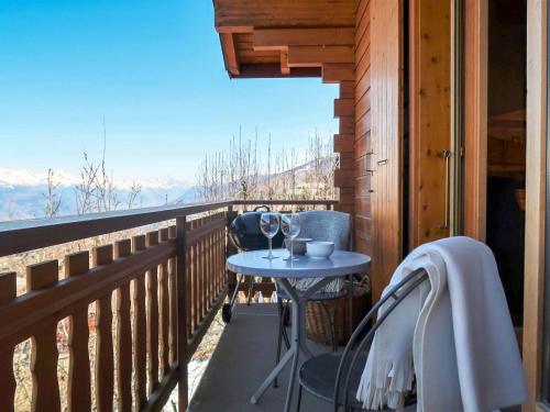 Chalet Lara by Interhome in Raerettes