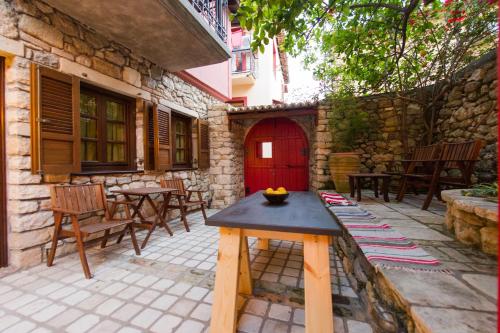  small luxury hotel 1800 in Parga