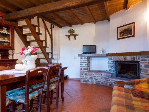 Holiday Home Paradiso I - II by Interhome in Fabbriche di Vallico