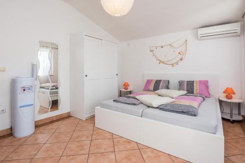 Apartments Bojana - image 8