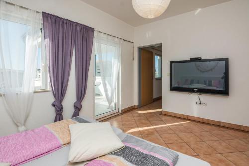 Apartments Bojana - image 9