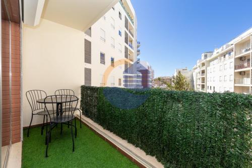 One-Bedroom Apartment image 3