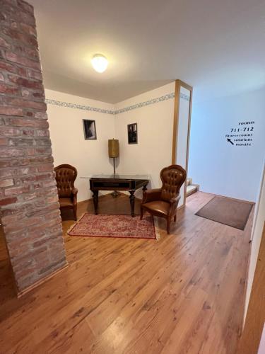 Hotel Maxi - image 12