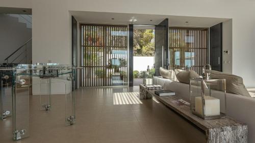 Beautiful and modern villa with an amazing pool gîte à louer Cala Gració