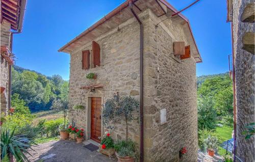 Nice Home In Caprese Michelangelo With 1 Bedrooms And Wifi