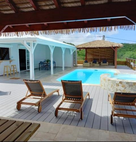 Villa de 4 chambres avec vue sur la mer piscine privee et jacuzzi a Le Marin a 3 km de la plage - Location, gîte - Le Marin