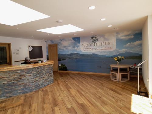 大堂, 洛蒙德伍茲假日公園 (Lomond Woods Holiday Park) in 巴勒赫