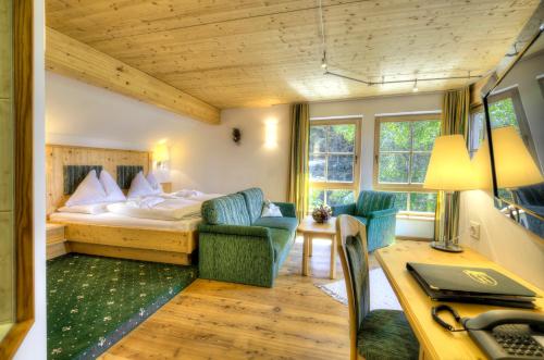 Large Double Room with Balcony