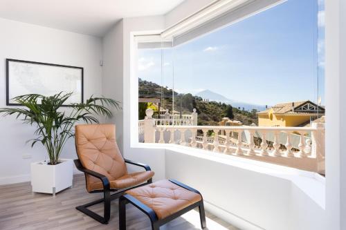  Home2Book Design Asian Sabina, Heated Pool & View in Sauzal