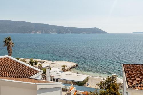 Apartment Penthouse Savina - image 3