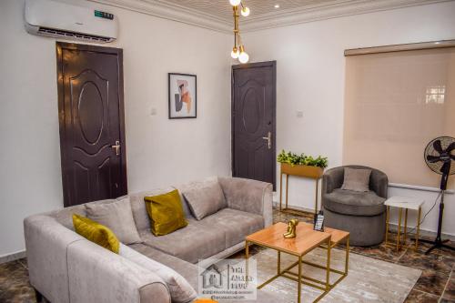 Stunning 1-Bed Apartment in Lekki Phase 1 - image 5