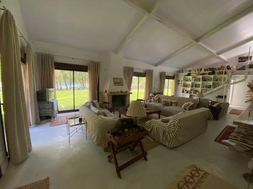 Casa Rural en el Pantano de Bolarque primera linea del lago in Sacedon