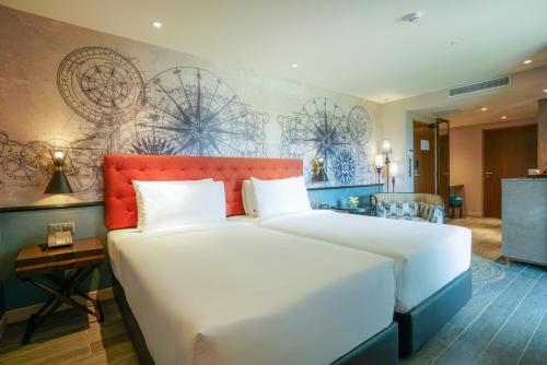 room detail thumbnail 1