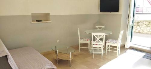 One-Bedroom apartment Standard image 10