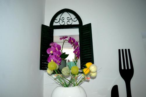 Spacious Apartment Center - image 12