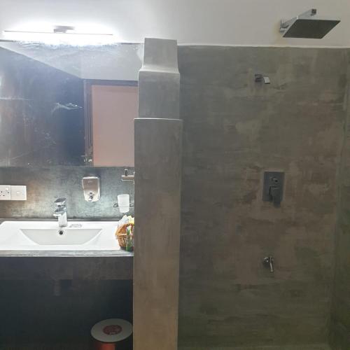 Double Room with Balcony image 1