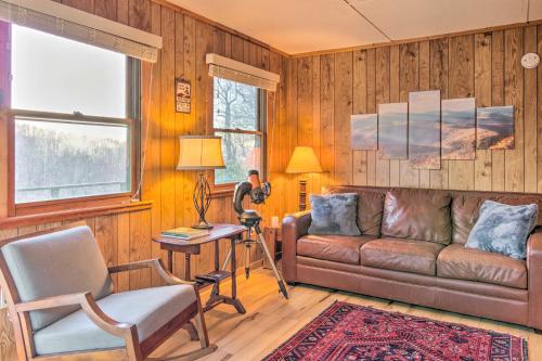 Spruce Pine Cabin on 8 Acres 2 Decks and Views! in Spruce Pine, USA