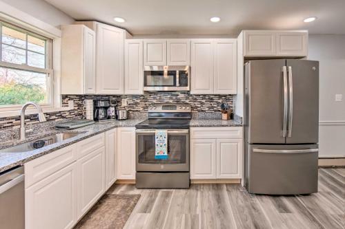 Updated Home with Pool Table about 4 Mi to Hershey! Updated Home with Pool Table about 4 Mi to Hershey!