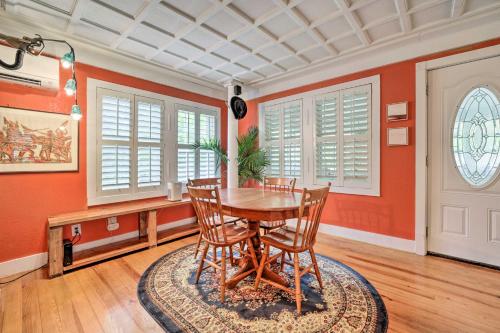 Cozy Wooded Retreat 2 Mi to Dtwn Brevard! in Brevard, USA