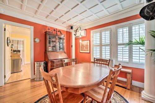 Cozy Wooded Retreat 2 Mi to Dtwn Brevard! in Brevard, USA