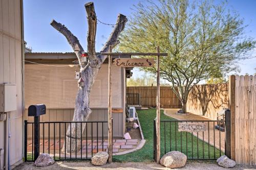 Western-Style Cottage, 15 Mi to Lake Pleasant in Cave Creek