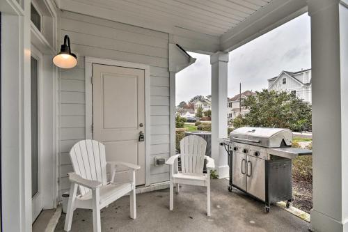 Chic and Central Townhome - 3 Blocks to Beach! in Virginia Beach, USA
