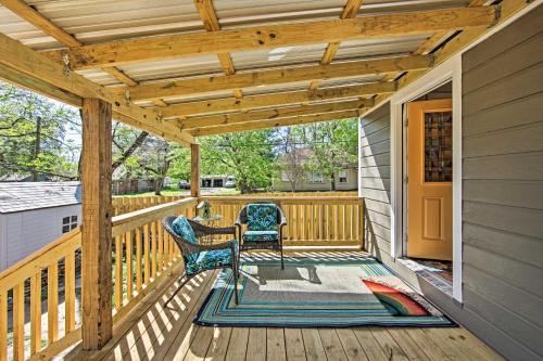 Renovated 'Carnegie Cottage' - Walk to Dtwn! in Winnsboro (TX)