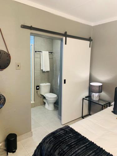 Battiss Guest House - image 2