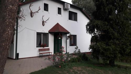 B&B Karád - Vadászház Karád - Bed and Breakfast Karád