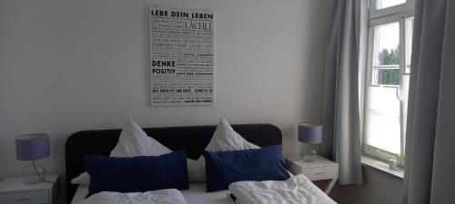Apartment 6 image 6