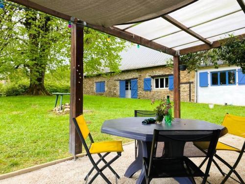 Balcony/terrace, Appartement charmant Orgnac-sur-Vezere avec jardin et parking in Estivaux
