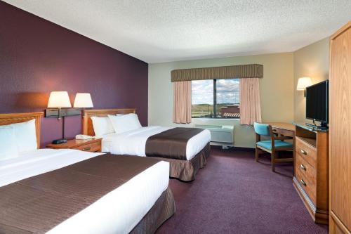 Queen Room with Two Queen Beds - Non-Smoking