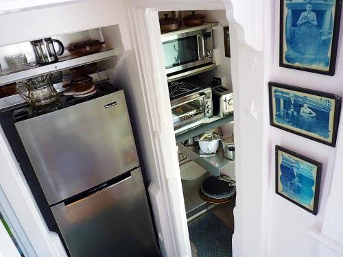 Upcountry Volcano Mountain Cottage - image 10