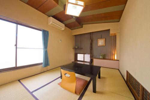 Economy Japanese-Style Room with Shared Bathroom - Non-Smoking (Tsuki)