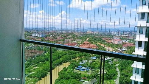 Sari Homestay Vista Bangi | Pool | Wi-fi | Netflix - image 11