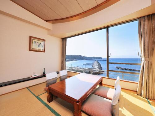 Mikazuki Sea-Park Hotel Katsuura