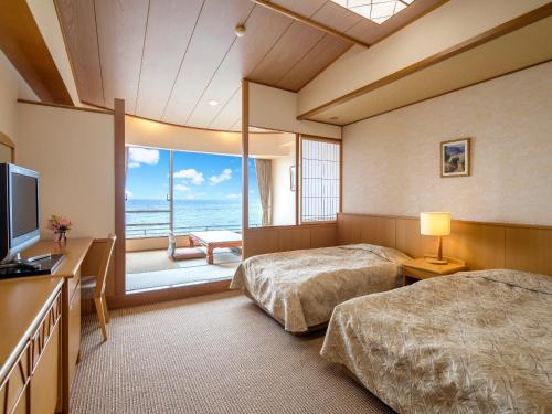 Mikazuki Sea-Park Hotel Katsuura - Accommodation