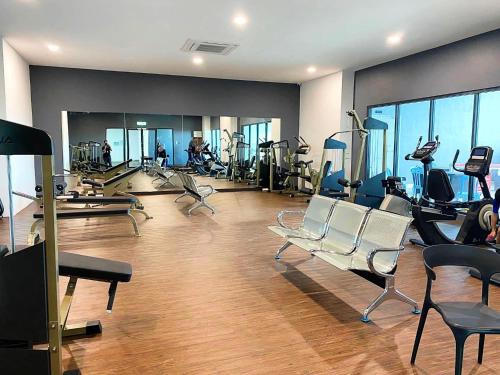 Sari Homestay Vista Bangi | Pool | Wi-fi | Netflix - image 12