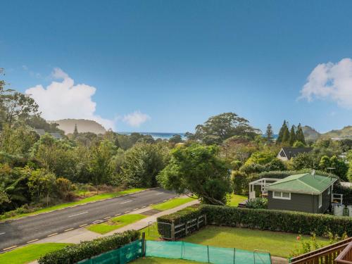 Beach Lovers Bach - Hahei Holiday Home in Hahei