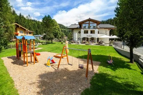 Aparthotel Hirschenau in Filzmoos, Österreich
