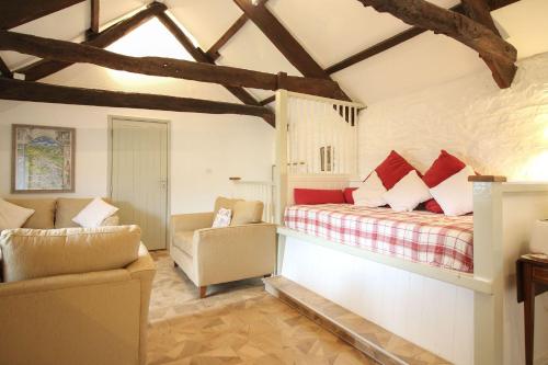Lambs Barn at Trevadlock Manor - image 14