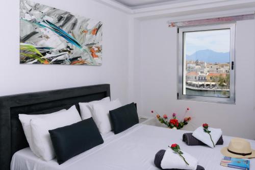  Luxury Lake View in Agios Nikolaos