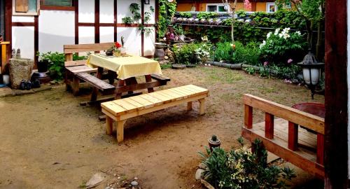 Jeonju Hanok Village Jamanjae