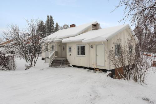 A szálláshely kívülről, The Old Post Office in Hedenaset
