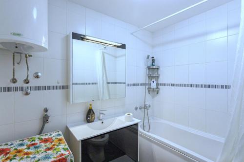 Pleasure Lux1 Apartment - image 9