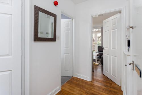 Entrance, FLATZY - Stylish Abode on Doorstep of Sefton Park *10 minutes to Centre* near Oomoo