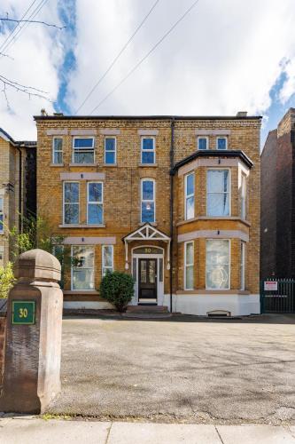Exterior view, FLATZY - Stylish Abode on Doorstep of Sefton Park *10 minutes to Centre* near Oomoo
