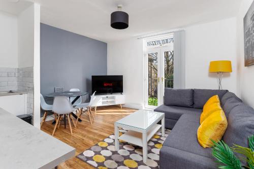 Facilities, FLATZY - Stylish Abode on Doorstep of Sefton Park *10 minutes to Centre* near Oomoo